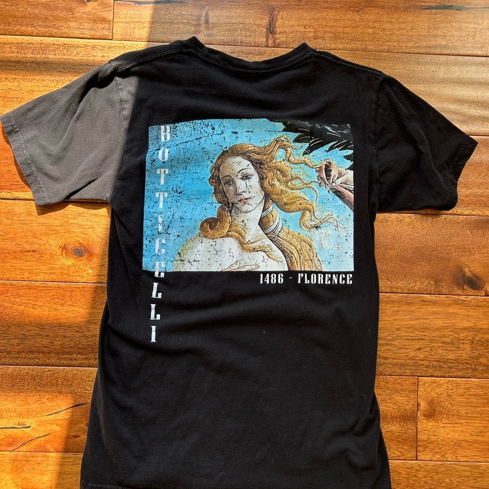 graphic tee